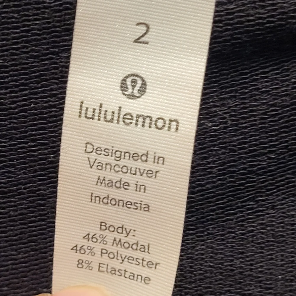 Lululemon X Barrys Black 'Stronger as One' Sleeveless Hoodie - Size 2 - Picture 6 of 8